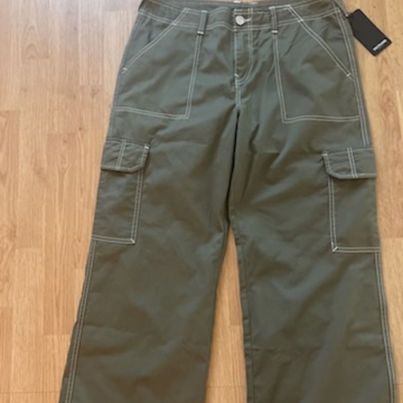 NWT True Religion Bobbi Baggy Cargo Pants Woman's 32x32 - Picture 2 of 8